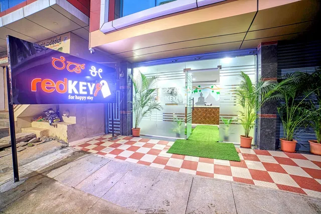 RedKEY Inn Hotel | Near Bangalore Airport | Airport Pickup & Drop Available 24X7