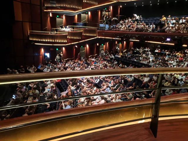 Stage Door - Sydney Lyric