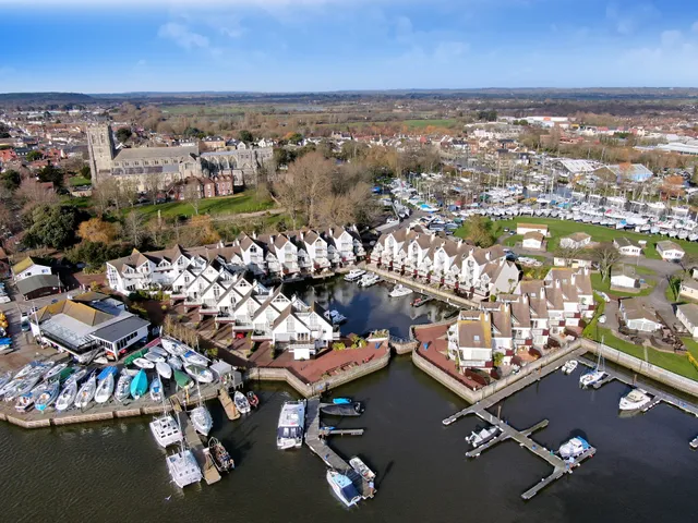 Hengistbury Reach Holiday Let