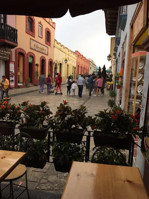 Restaurante Tapanco Pizzas, Pastas Y Ensaladas