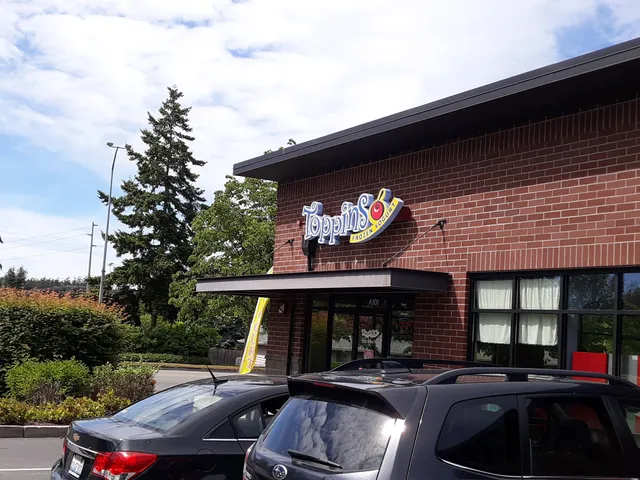 Toppins Frozen Yogurt