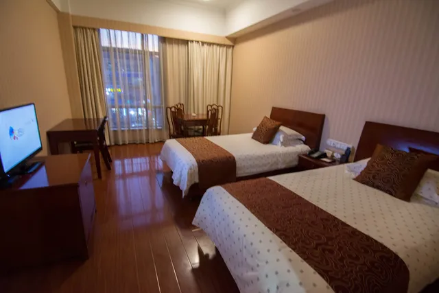 Haining Holiday International Hotel