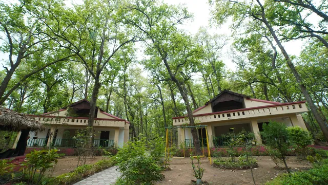 MPT Safari lodge, Mukki, Kanha