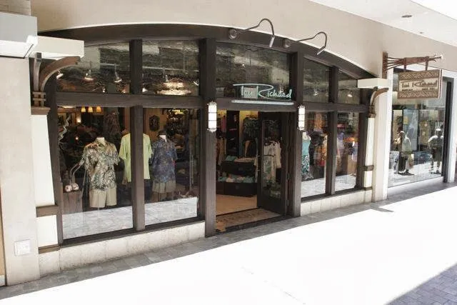 Tori Richard, Ala Moana Center