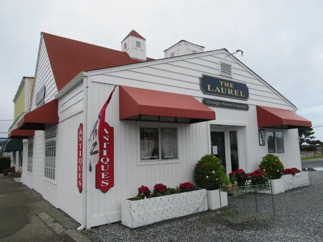 The Laurel Vintage Home & Garden