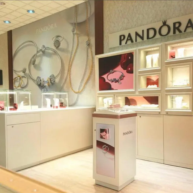 MJ Diamonds + PANDORA - Oakland Mall
