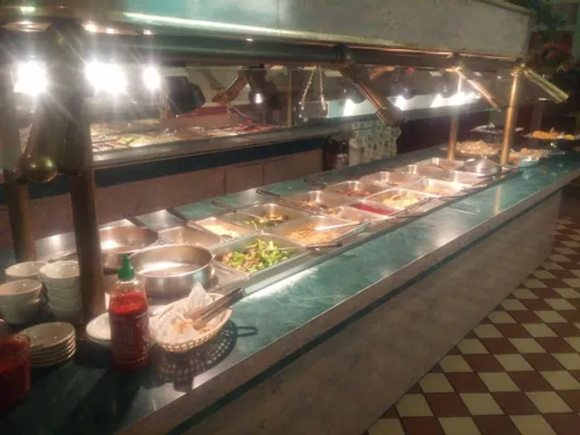 Dragon Wall Restaurant