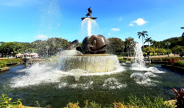 米奇鯨魚噴泉 Mickey Whale Fountain