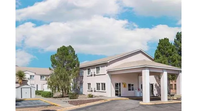 Super 8 by Wyndham Socorro