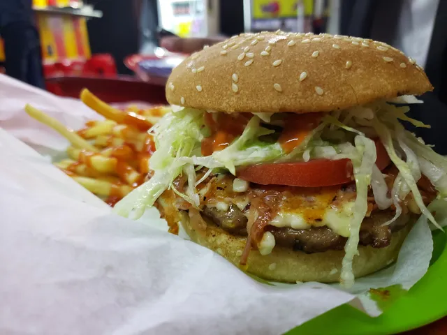 Gass & Lalo's Burger
