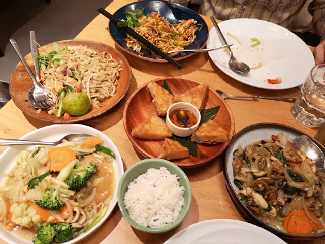 晶湯匙泰式主題餐廳(新北小碧潭店)