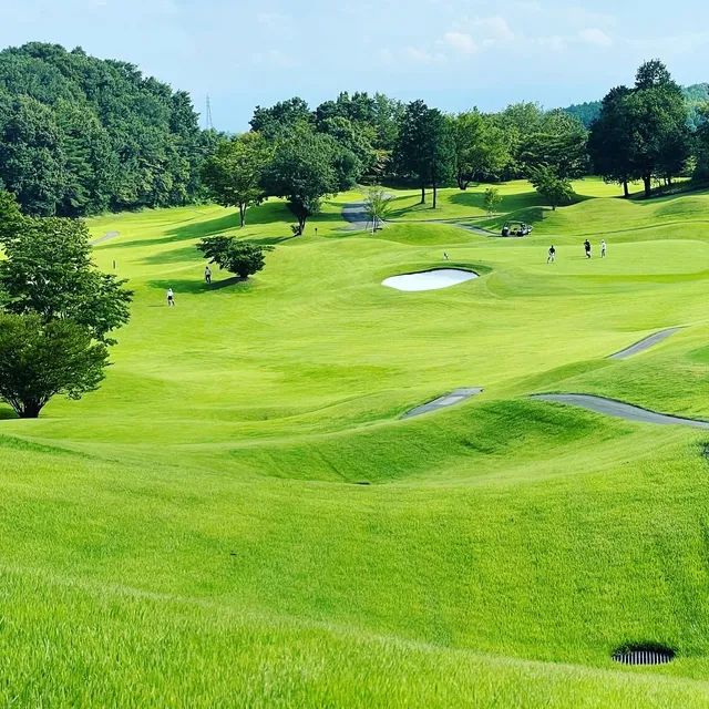 THE CLUB golf village