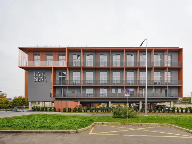 Campus House by Larsen