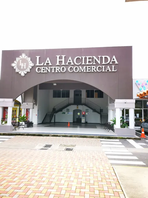 Centro Comercial La Hacienda