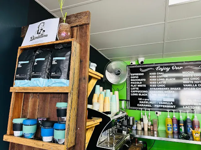 The Hungry Hive Cafe