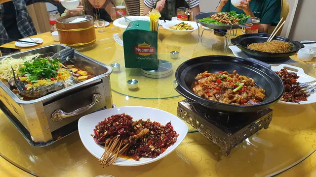 Mingalar Restaurant老陳 (မင်္ဂလာ စားသောက်ဆိုင်)