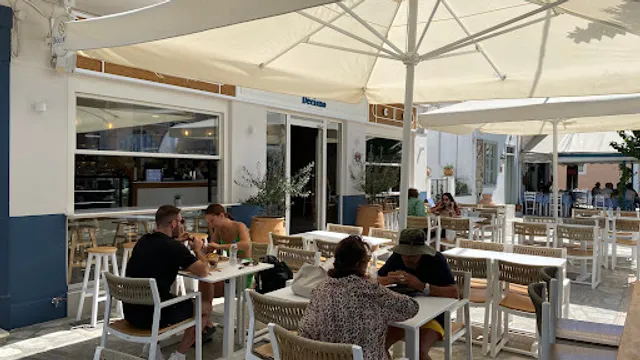 Decimo Coffee & Brunch