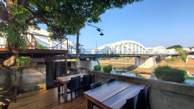 Wooden​ House​ Cafe'