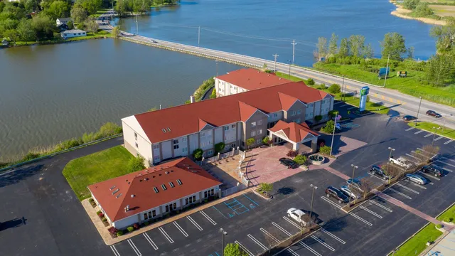 Holiday Inn Express & Suites Port Clinton-Catawba Island by IHG