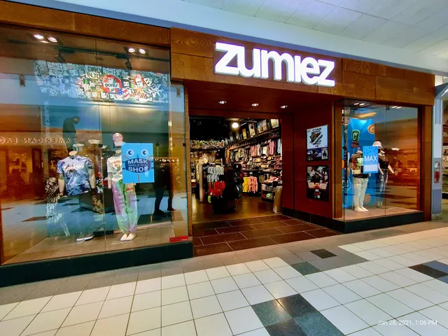 Zumiez