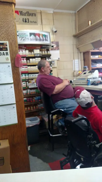 Powell's Grocery & Grill