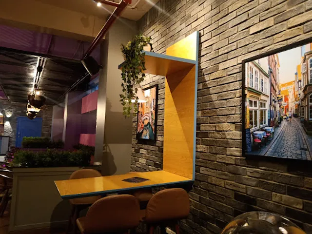 The Hazelnut Factory cafe - Alambagh