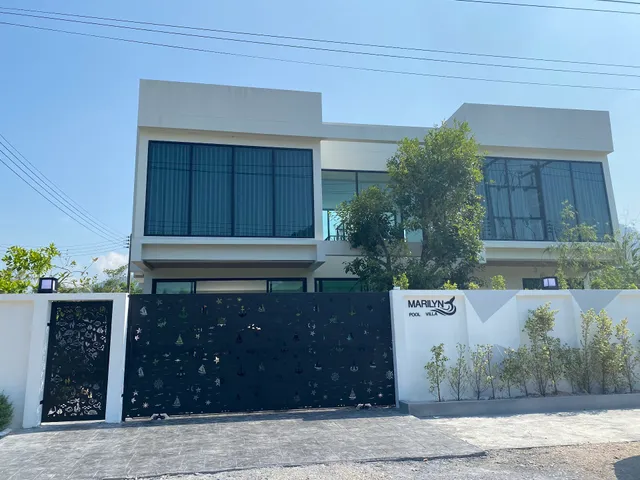 มาริลิน พูลวิลล่า