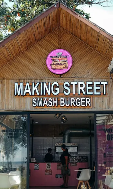 Making Street Smash Burger Halal