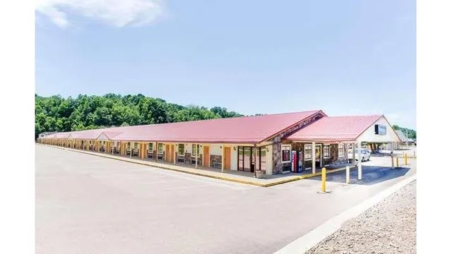 Travelodge by Wyndham Parkersburg