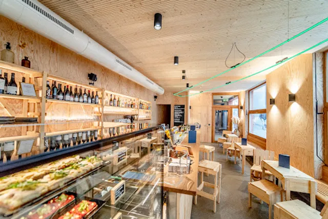 KUNI & GUNDE - Café, Bistro & Bar