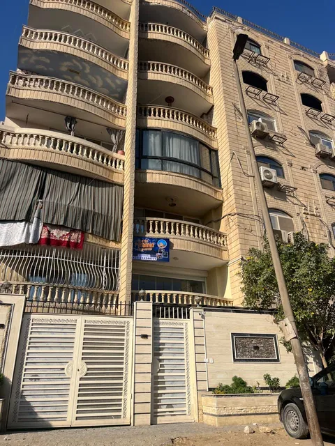 Virtue Pyramid View house