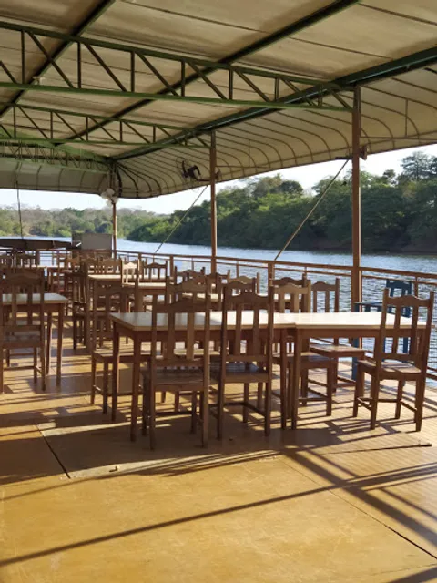 La Barca Peixaria Flutuante