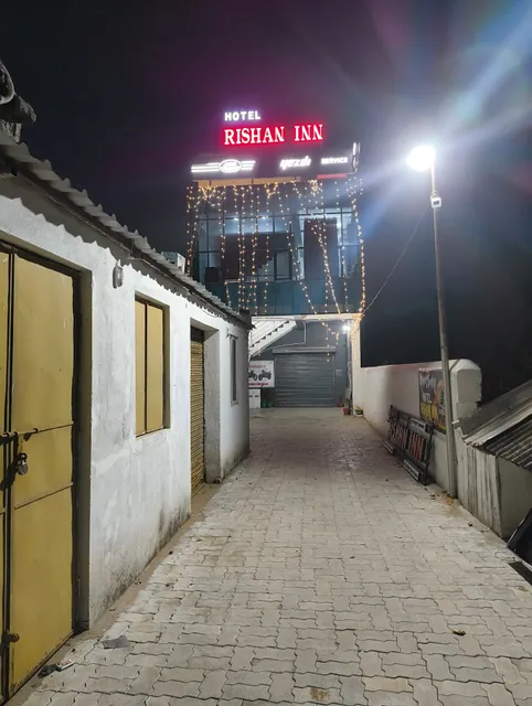Hotel Rishan Inn