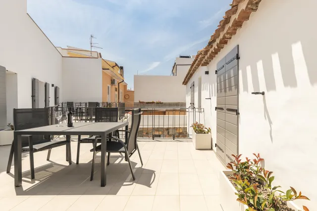 Domu Qirat - Authentic Rooms & Terraces