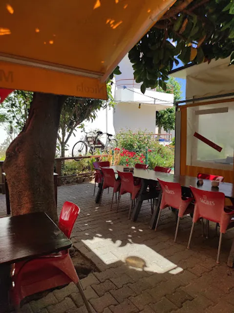 Mar's Bar and Bistro