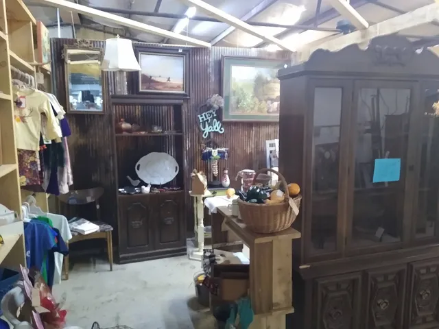 R & R Bargain Center-Flea Market