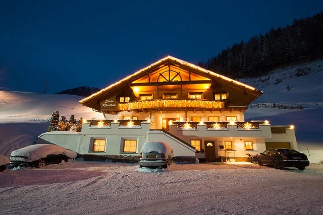 Hotel Chasa Monthani