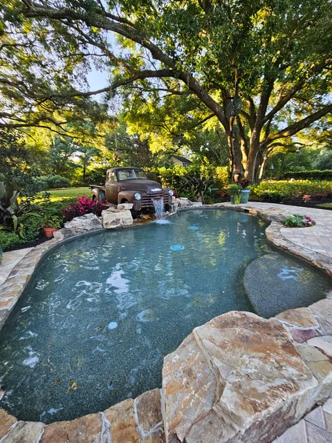 Bowles Custom Pools & Spas, Inc.