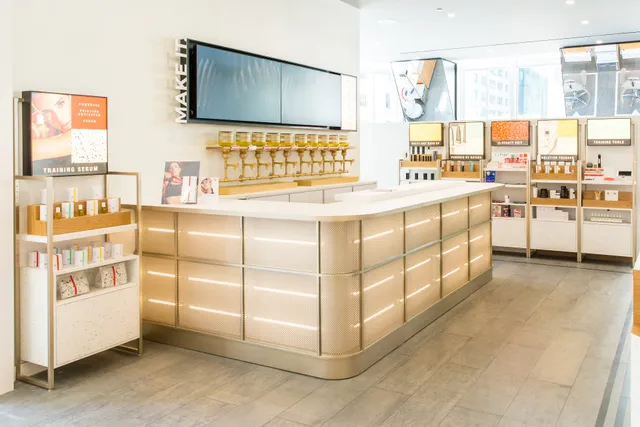 FACEGYM SAKS Fifth Avenue