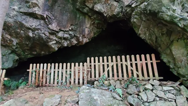 徳本上人初行洞窟