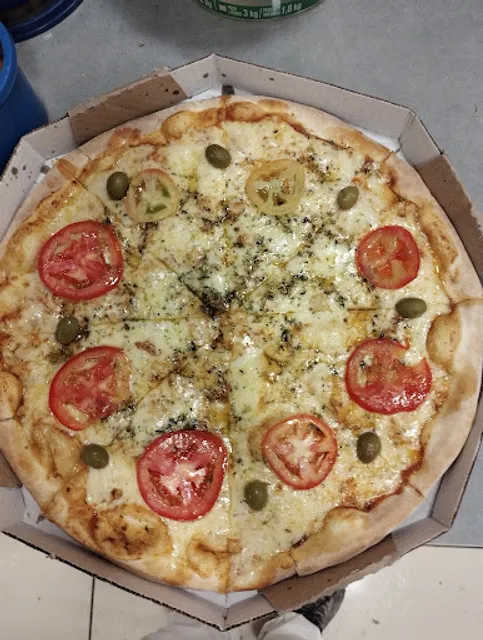 Pizzaria e esfiharia família