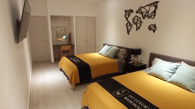 1st Luxury Warehouse