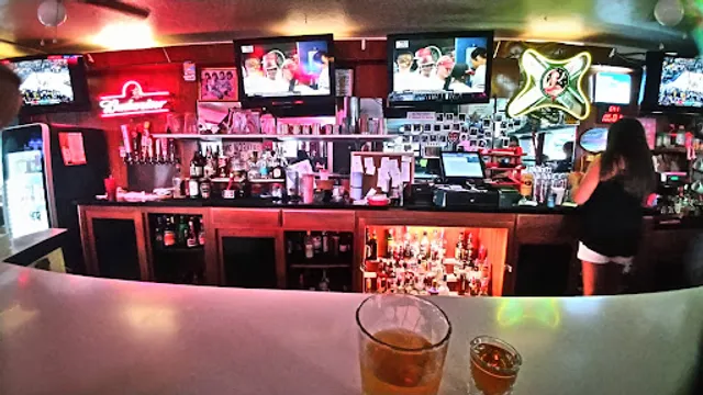 Sandbagger's Bar & Grill