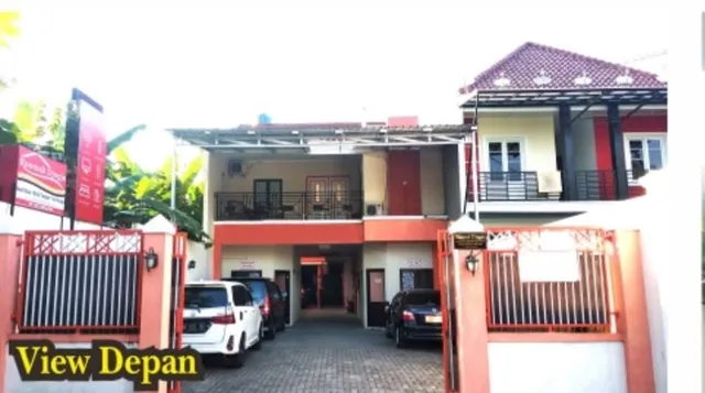 OYO 90619 Roemah Djogja 2