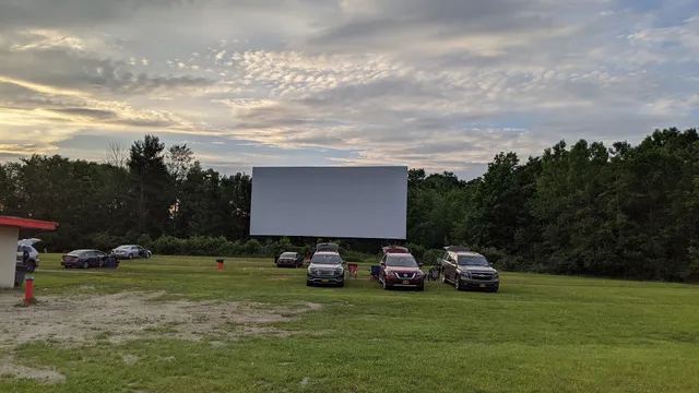 Fair Oaks Drive In Theater