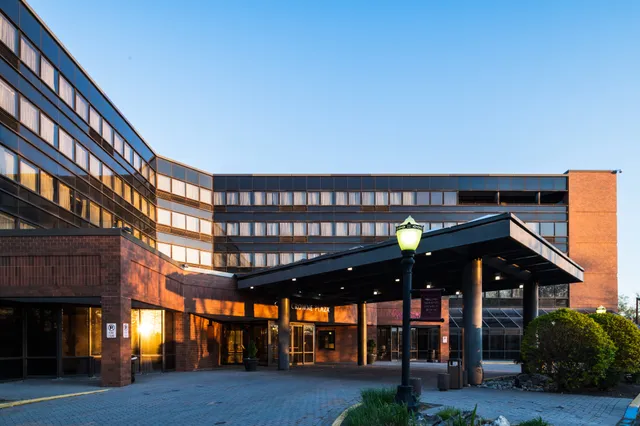 Crowne Plaza Edison, an IHG Hotel