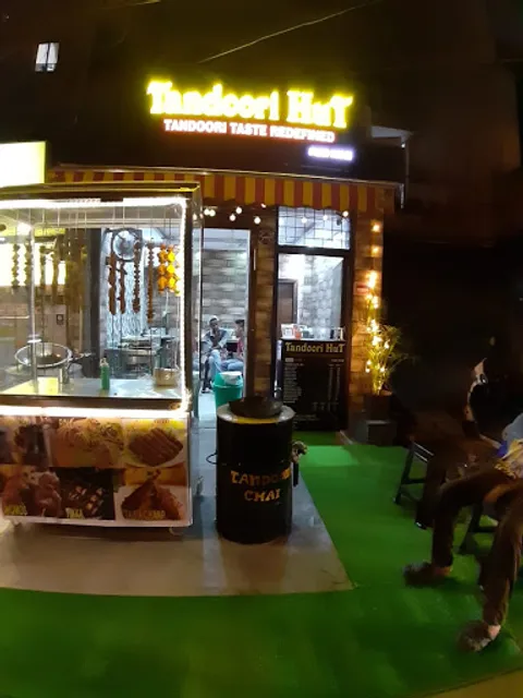 Tandoori Hut - Tandoori taste redefined (Pure veg.)