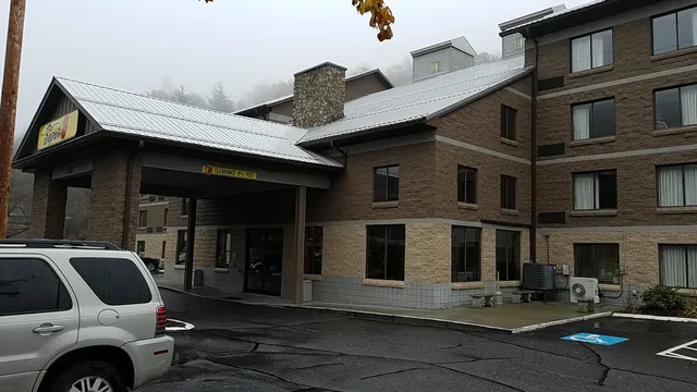 Super 8 by Wyndham Boone