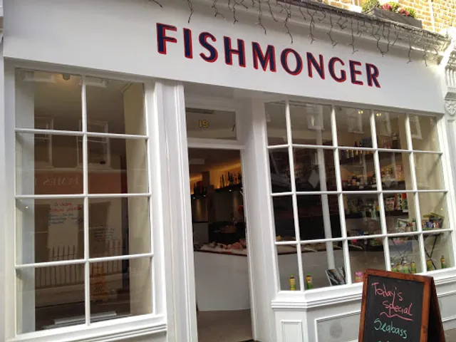 "La Petite Poissonnerie" Oyster Seafood Bar & Fishmonger