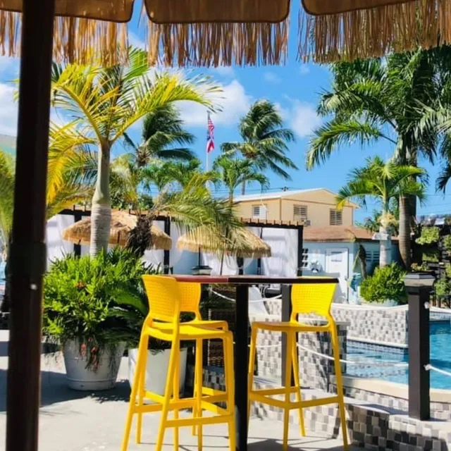 Aqua Pool Bar Rincon